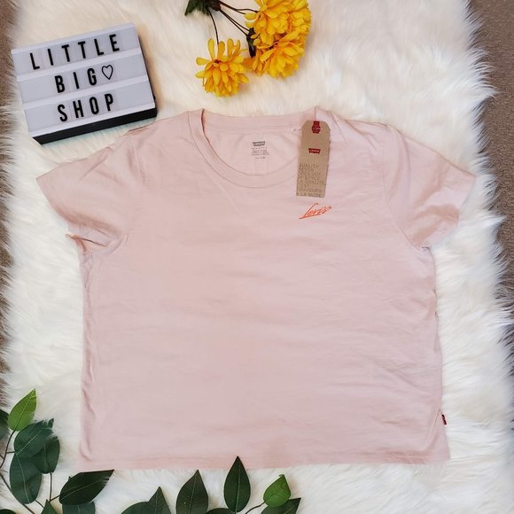 Woman's Levi's Pink Logo T-Short NWT - Picture 1 of 8